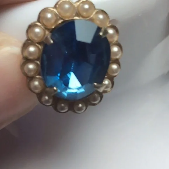 Vintage CORO Screwback Blue and Gold Tone Earrings - Picture 4 of 8